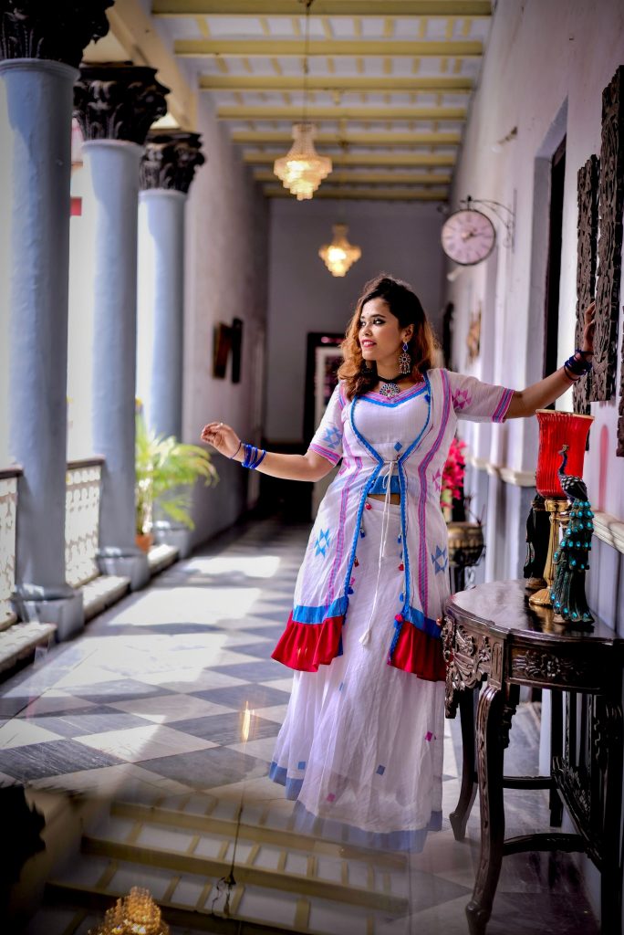 Contrasting sunglasses